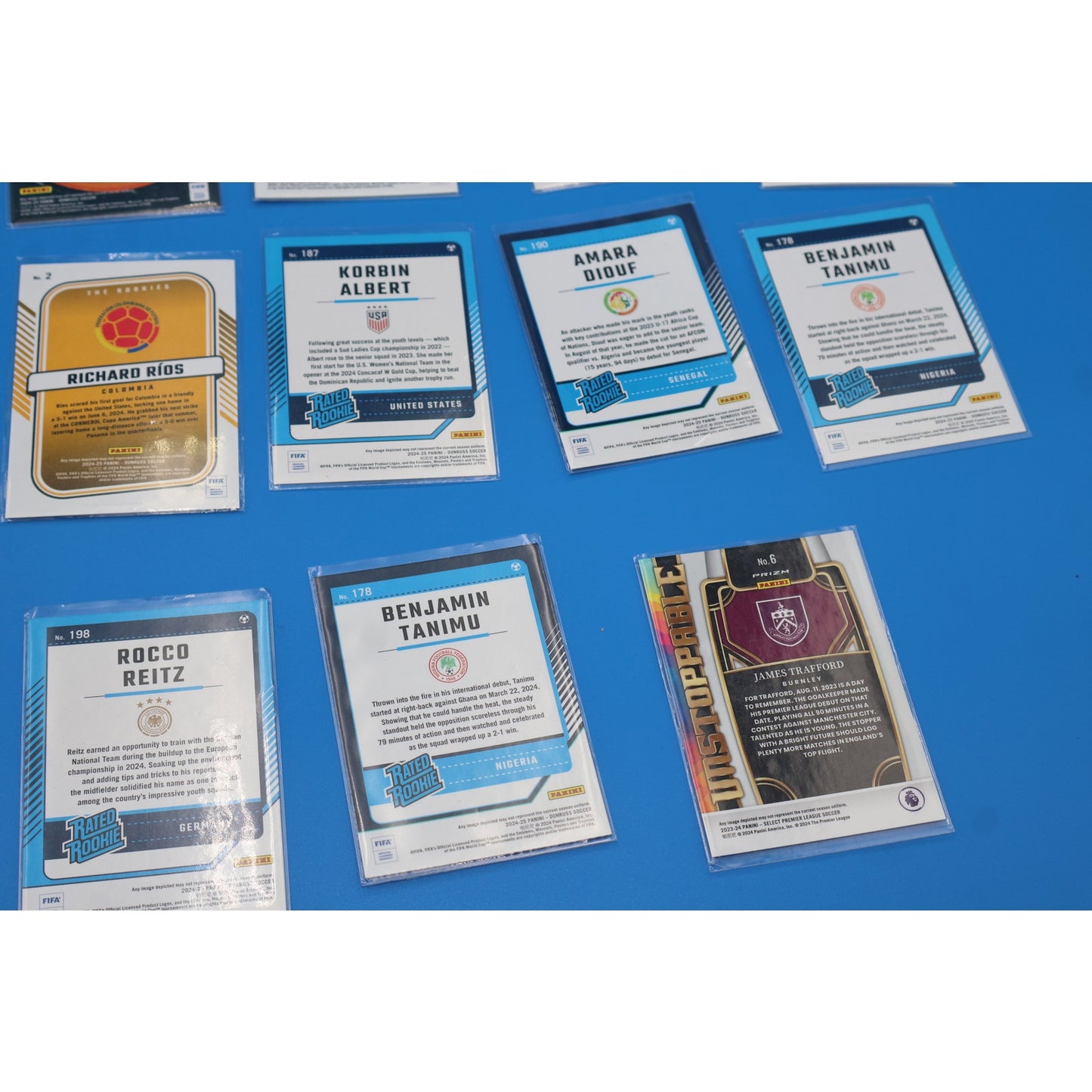 Lot of 29 Panini Soccer Trading Cards (Messi, Cole Palmer)