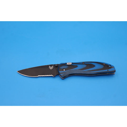 Benchmade 665 Assisted Opening Folding Knife, 3.6" 154CM Steel Blade, Black/Blue