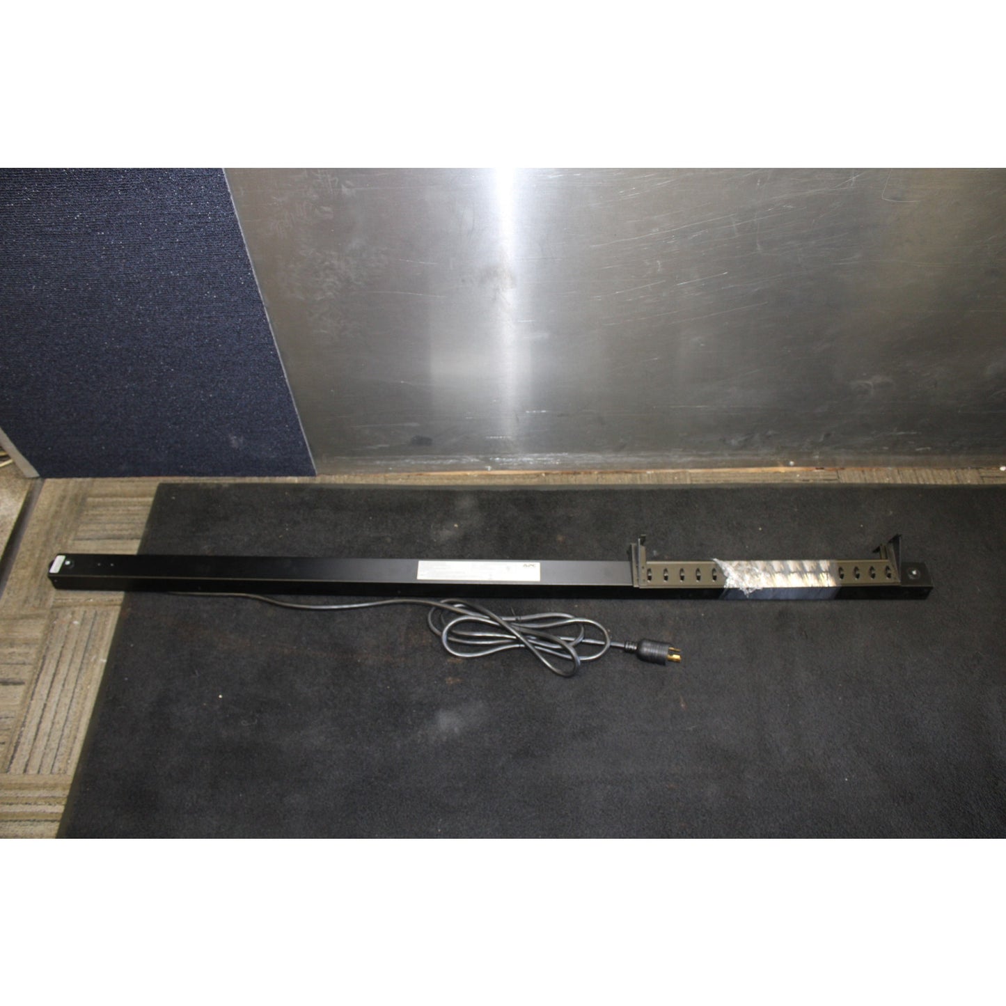 Schneider APC AP7530 24 Outlets Power Strip Rack